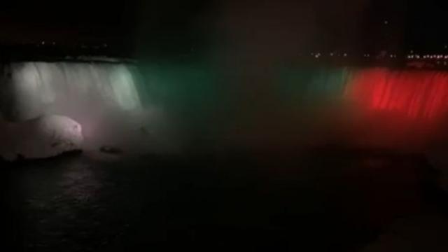 Ниагарският водопад грейна в бяло, зелено и червено (СНИМКИ/ВИДЕО)