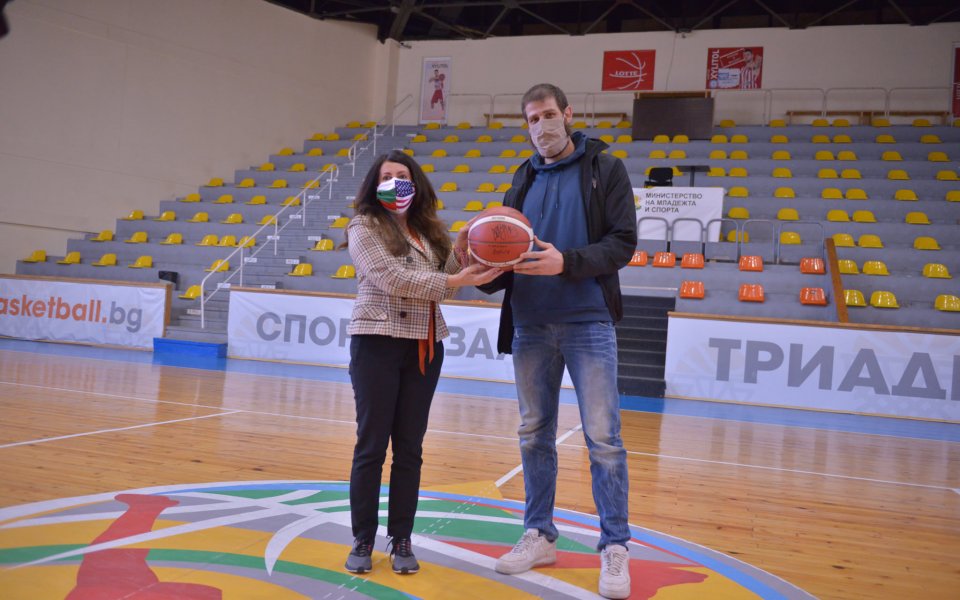 Приятна среща, изпълнена с усмивки и шеги, имаха играчите на