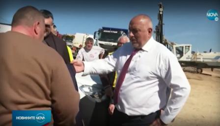 Кой е човекът, получил сако от премиера Борисов