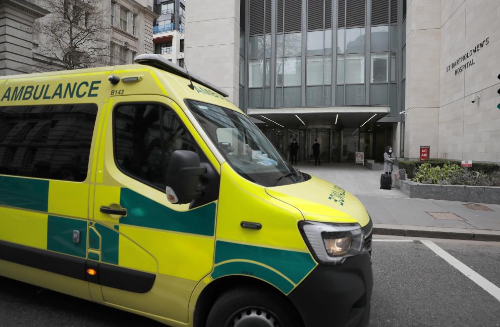 Линейката, с която принц Филип бе върнат в болницата "Крал Едуард VI"