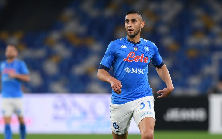 Алжирски национал от Наполи се нуждае от операция на коляното