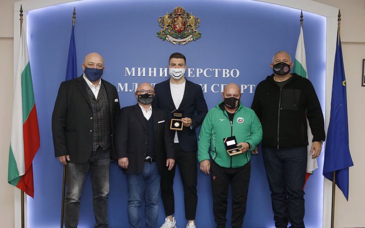 Красен Кралев награди Борис Георгиев за отличието от Ташкент