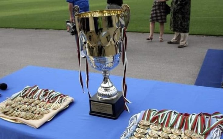 Левски си връща последната шампионска купа срещу 15 бона