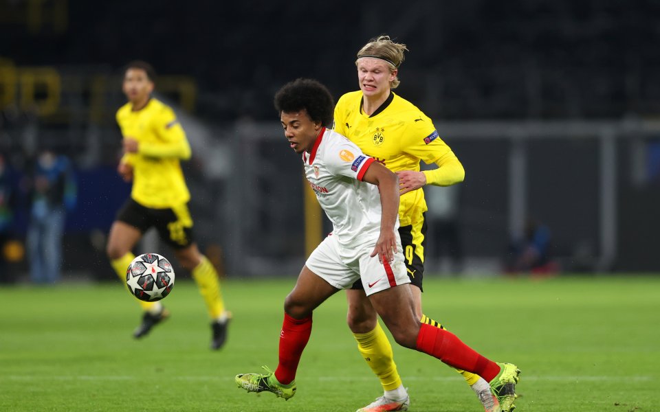 Борусия Дортмунд и Севиля играят при 1:0 в мач-реванш от