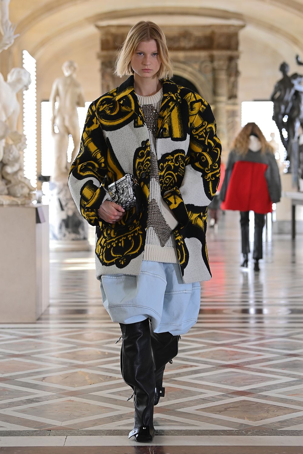 Модел от колекцията на Никола Геские за Louis Vuitton