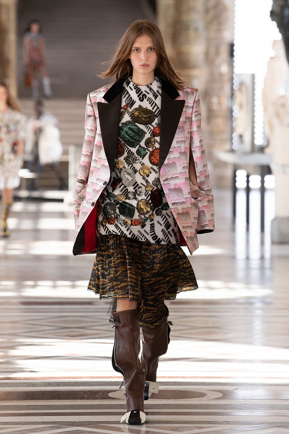 Модел от колекцията на Никола Геские за Louis Vuitton