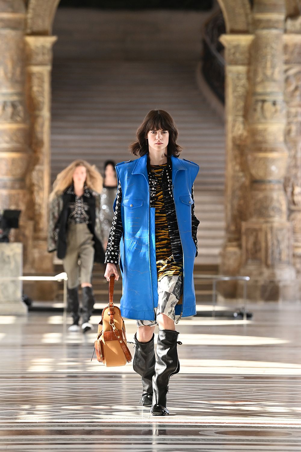 Модел от колекцията на Никола Геские за Louis Vuitton