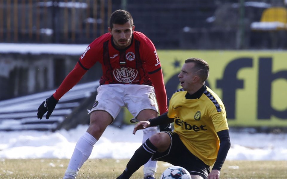 Миньор Перник - Локомотив София, Втора лига