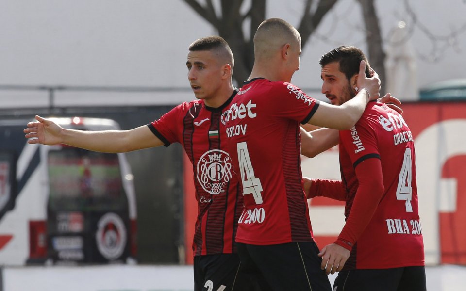 Благодетелят на Локомотив София Иван Василев стартира мащабен ремонт на