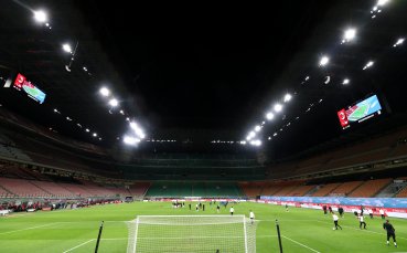 Милан и Наполи се изправят един срещу друг в дербито