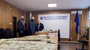 фалшиви пари