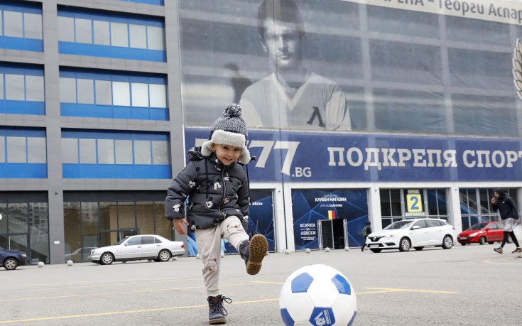 Част от школата на Левски спря да тренира