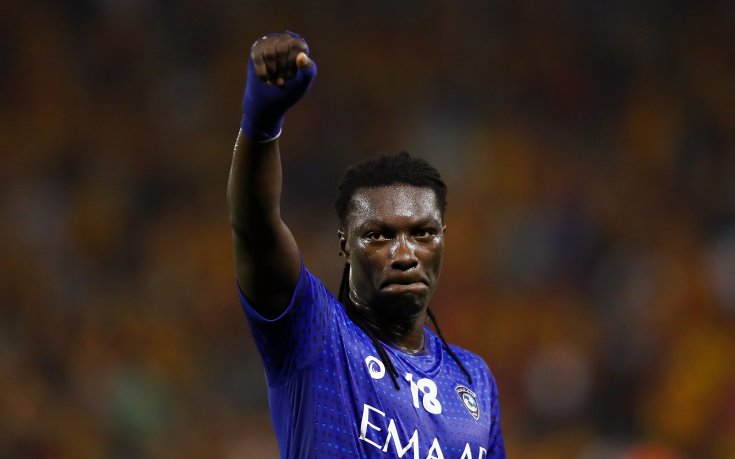 Бивша звезда от Висшата лига припадна на мач, а после се върна в игра (видео)