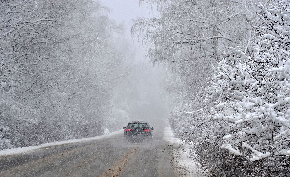 Снежен първи понеделник на пролетта