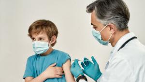 Първите десет ваксини срещу COVID 19 на деца от 5 до