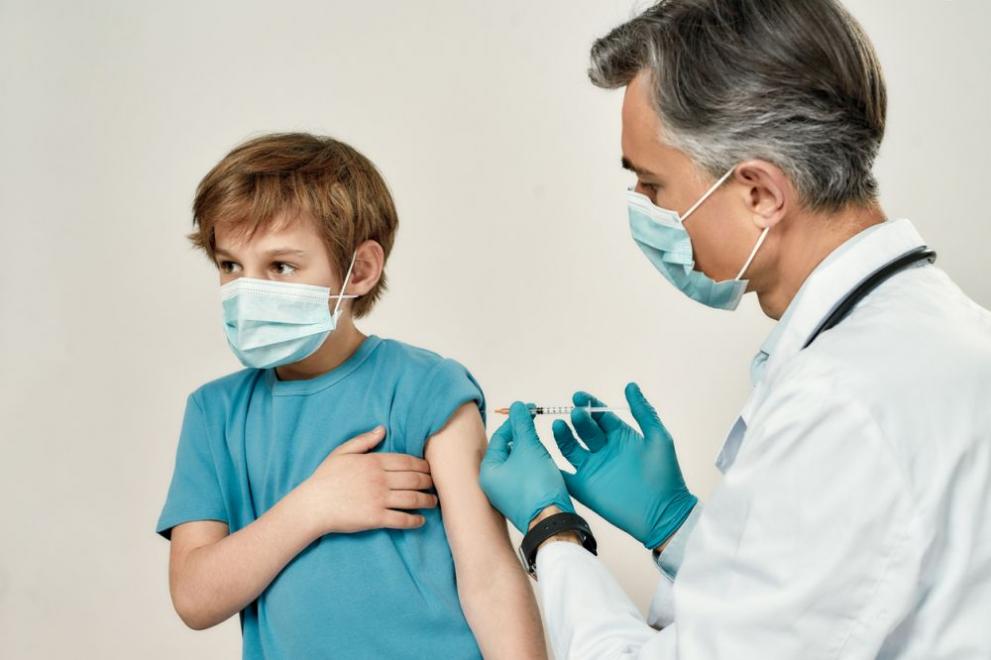 Първите десет ваксини срещу COVID-19 на деца от 5 до