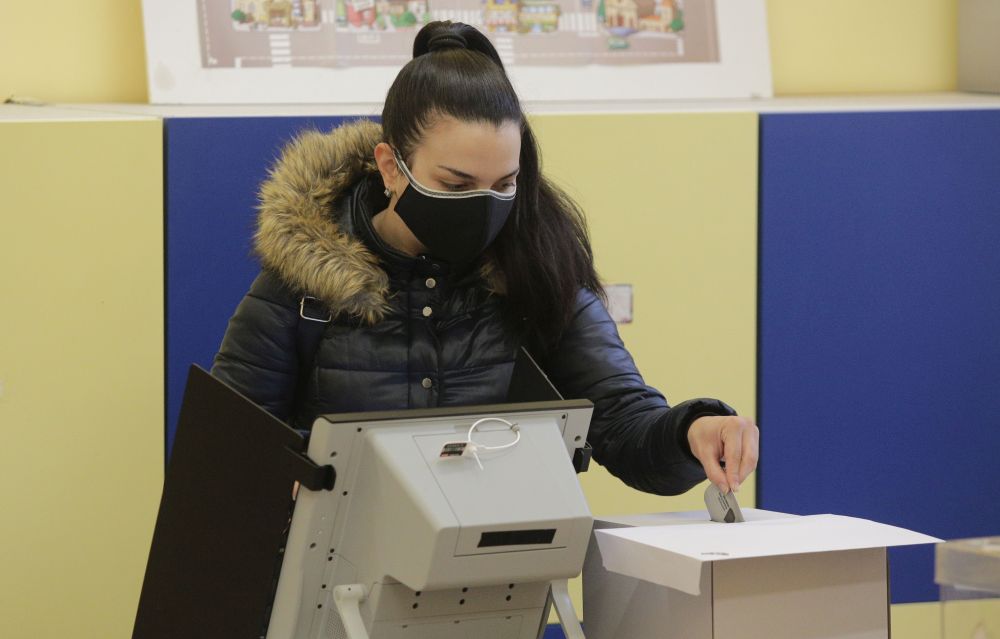 България избира 45-ия парламент в условия на пандемия