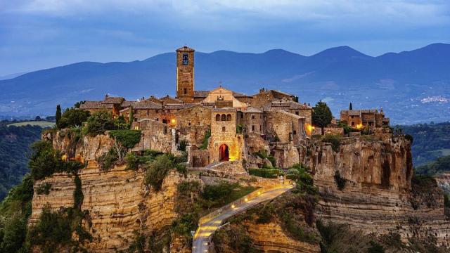 Крепост, плаваща във въздуха: „умиращият град“  Чивита (СНИМКИ)