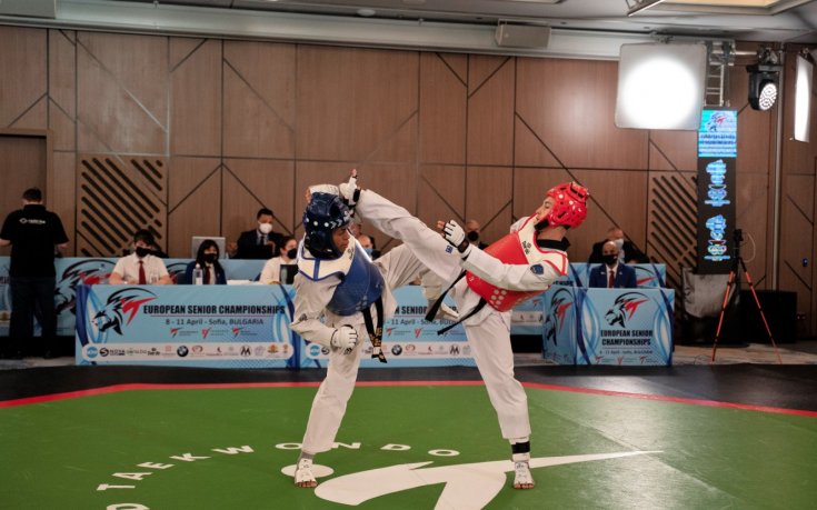 Три победи за България на старта на Европейското по таекуондо в София (галерия)