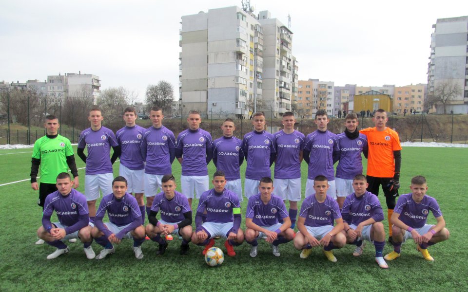 Загуби допуснаха двете формации на Етър при гостуването си на