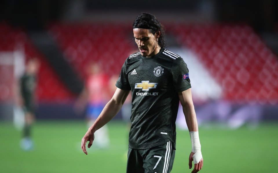 Нападателят на Манчестър Юнайтед Единсон Кавани ще продължи кариерата си