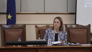 Ива Митева смята че съкращаването ѝ от парламента е политическо