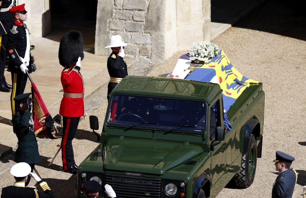 Великобритания си взима последно сбогом с принц Филип