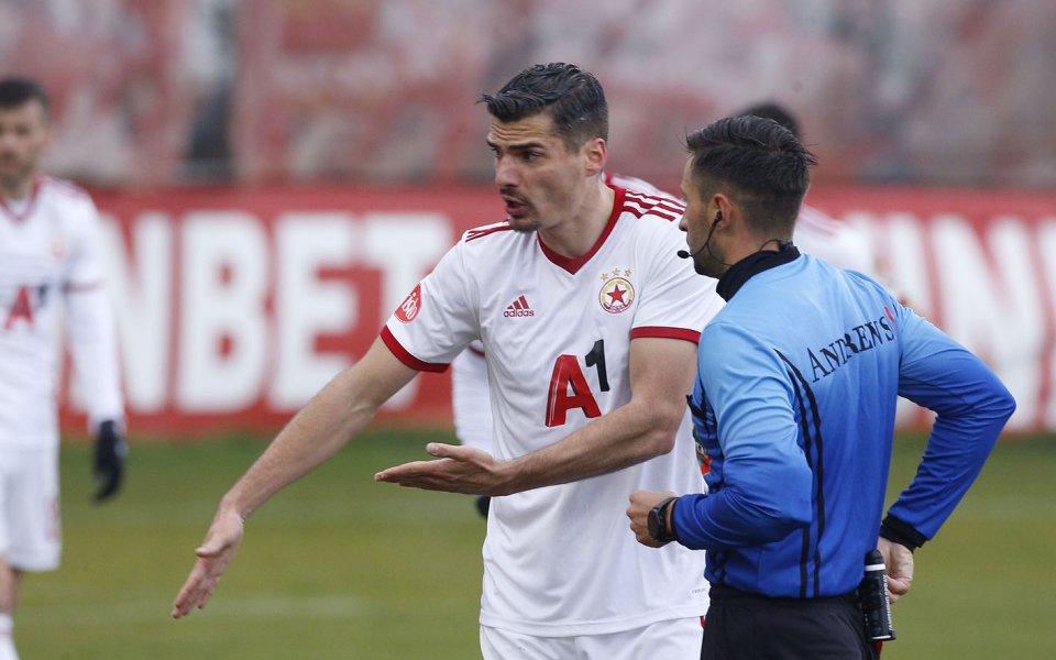 Бранителят на ЦСКА Мено Кох е №1 сред бранителите след