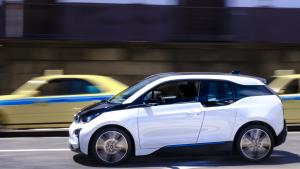 Към 1 юли 2022 г изцяло електрическите леки автомобили у