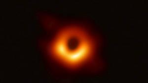 Черните дупки обикновено поглъщат звезди които имат лошия късмет да