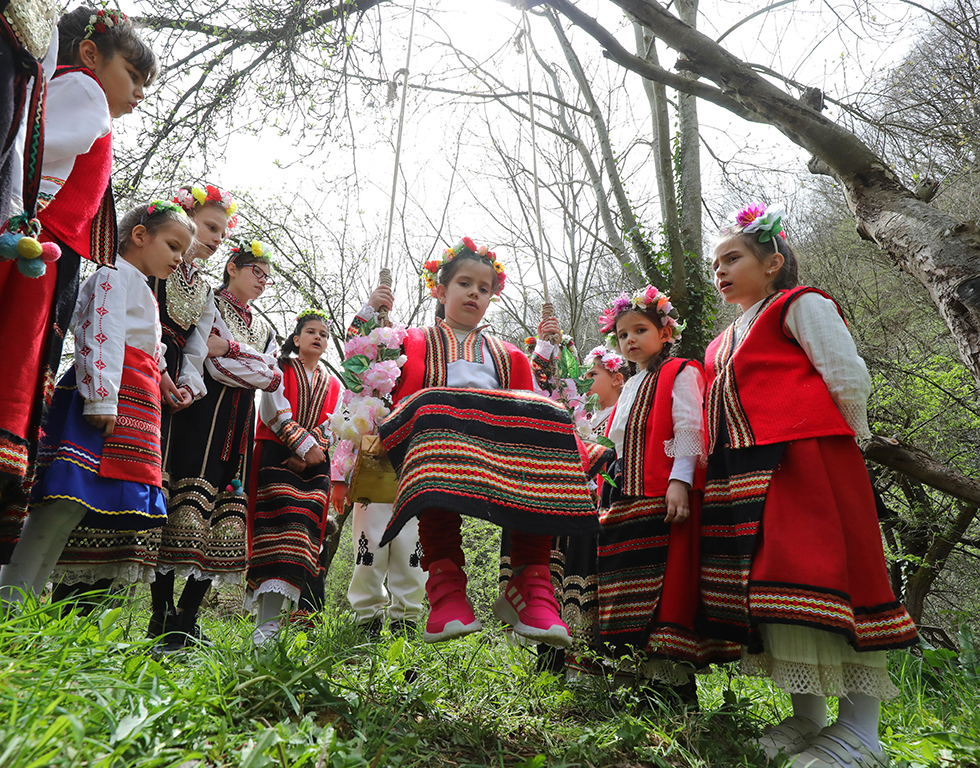 <p>Лазарки в село Гара Бов</p>