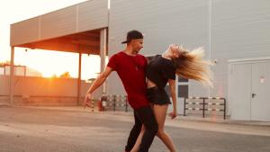 През 1982 година Международният танцов комитет на Международния театрален институт