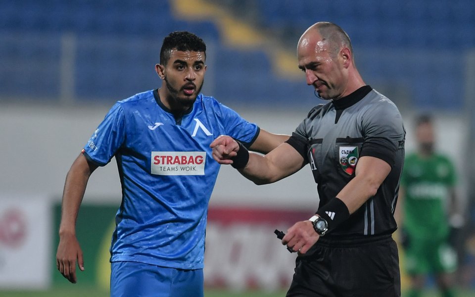 Нападателят на Левски Билал Бари ще остане в Левски поне