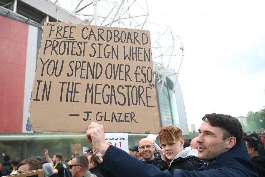 Фенове на Манчестър Юнайтед на протест1