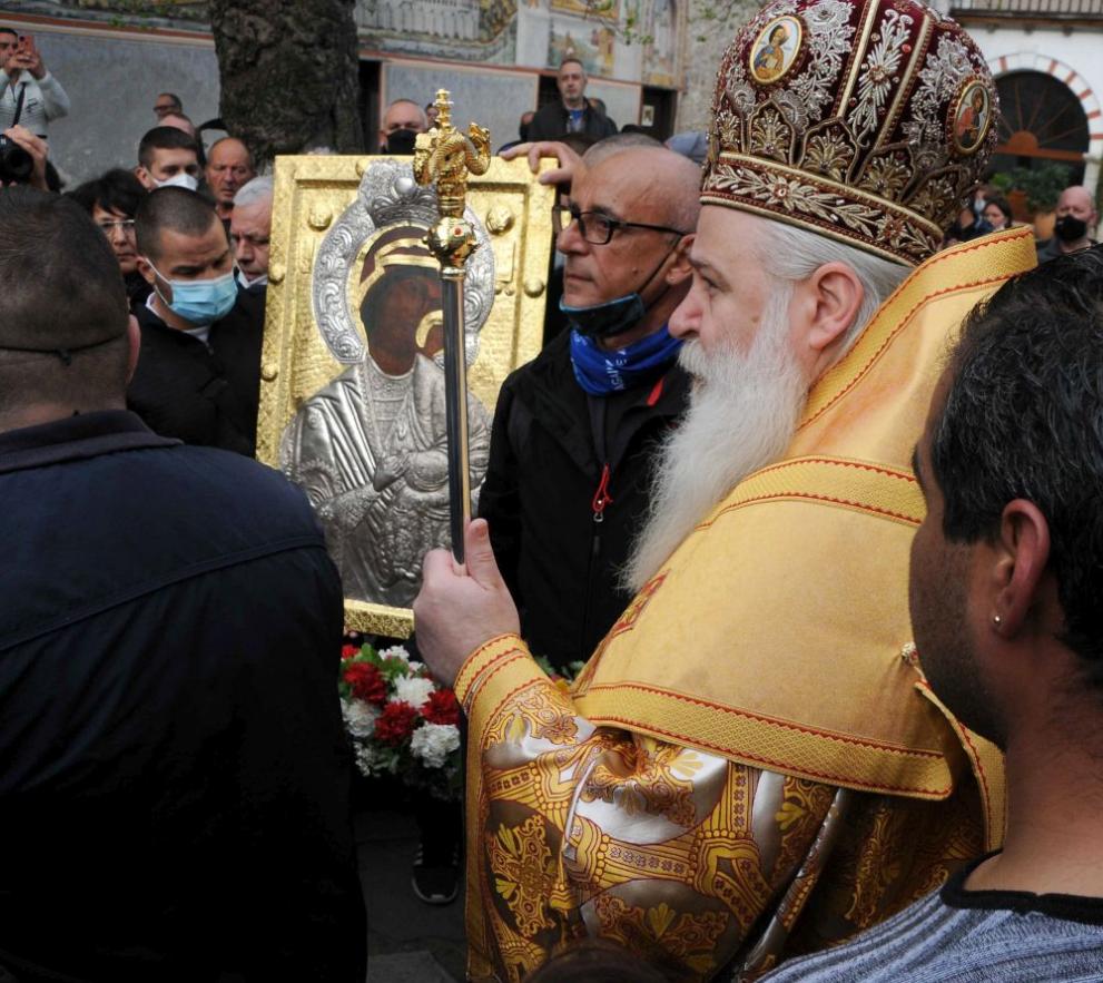 На втория ден от Великден по традиция вярващи от цялата