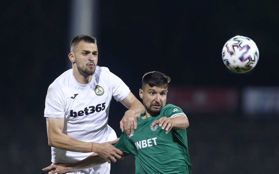 Стрелецът на Славия, Калоян Кръстев, грабна приза за най-добър играч