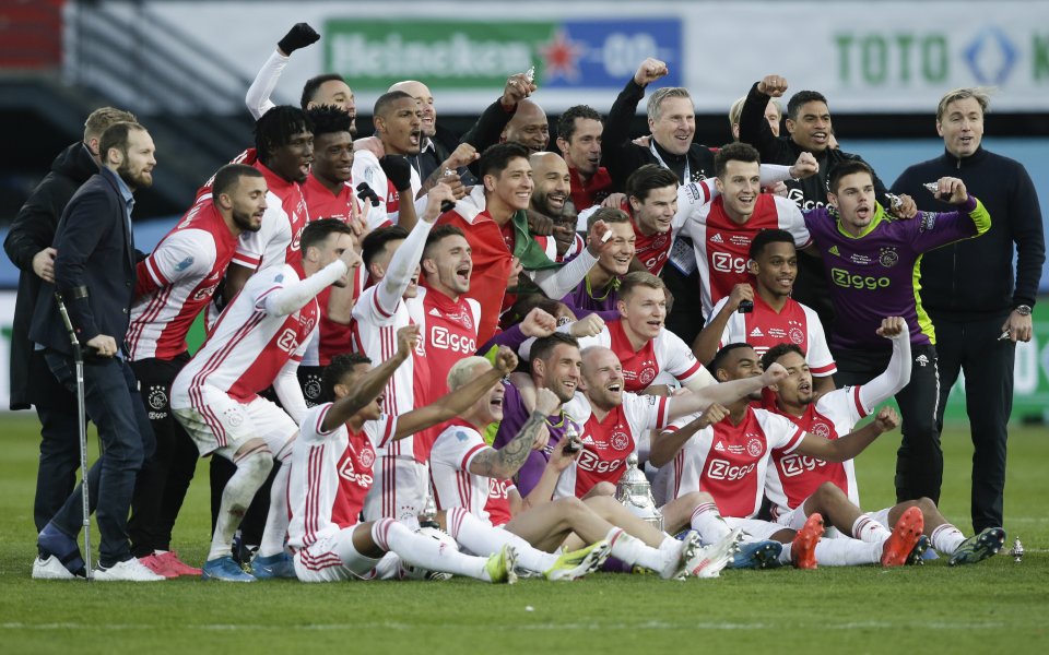 Нидерландският колос Аякс Амстердам триумфира за 35-и път с титлата