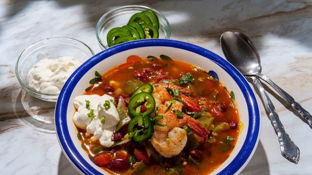 Яхния с боб и скариди - ястието от мексиканската кухня, които не бива да пропускате (ВИДЕО)