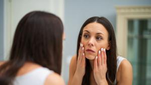 подпухнало лице