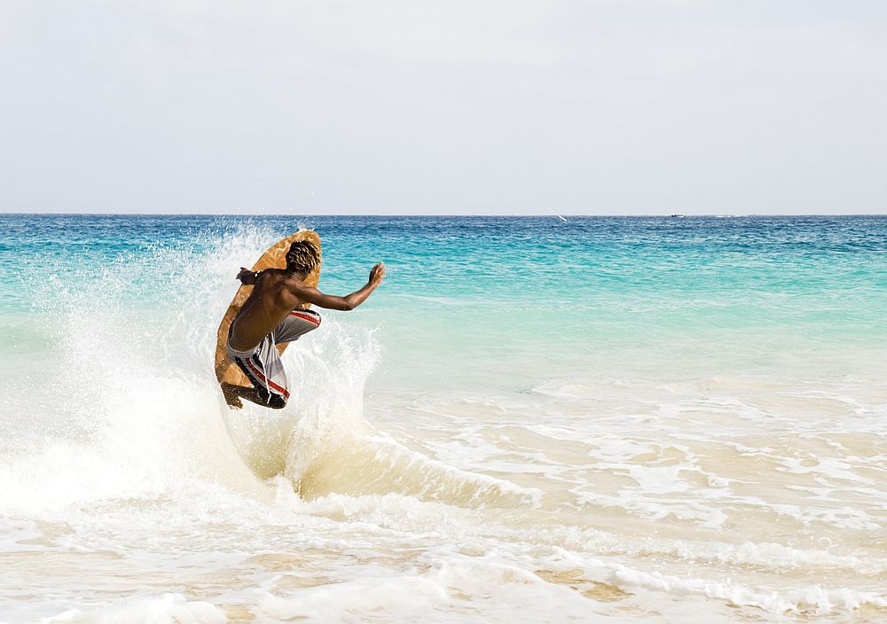 Кабо Верде<br>
<br>
С топлия климат,плажовете си, островната държава е перфектна за кайт сърф.