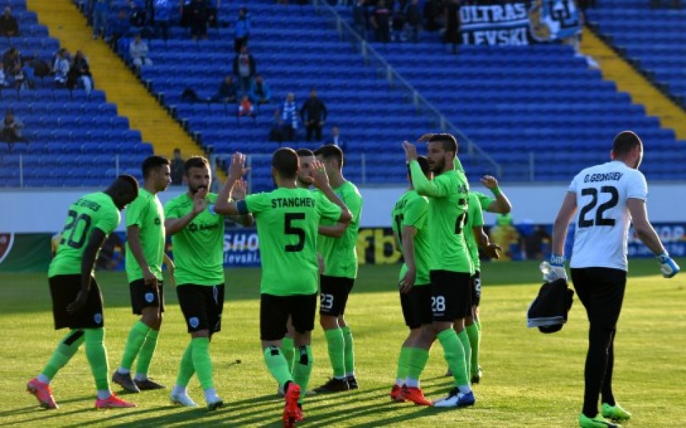 Треньорът на Черно море Илиан Илиев определи група от 19