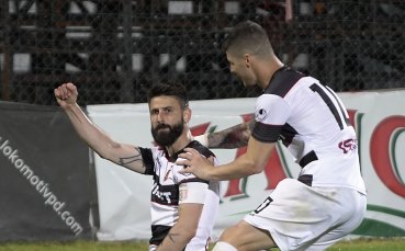Локомотив Пловдив ще излезне с новите си черно бели екипи в утрешното