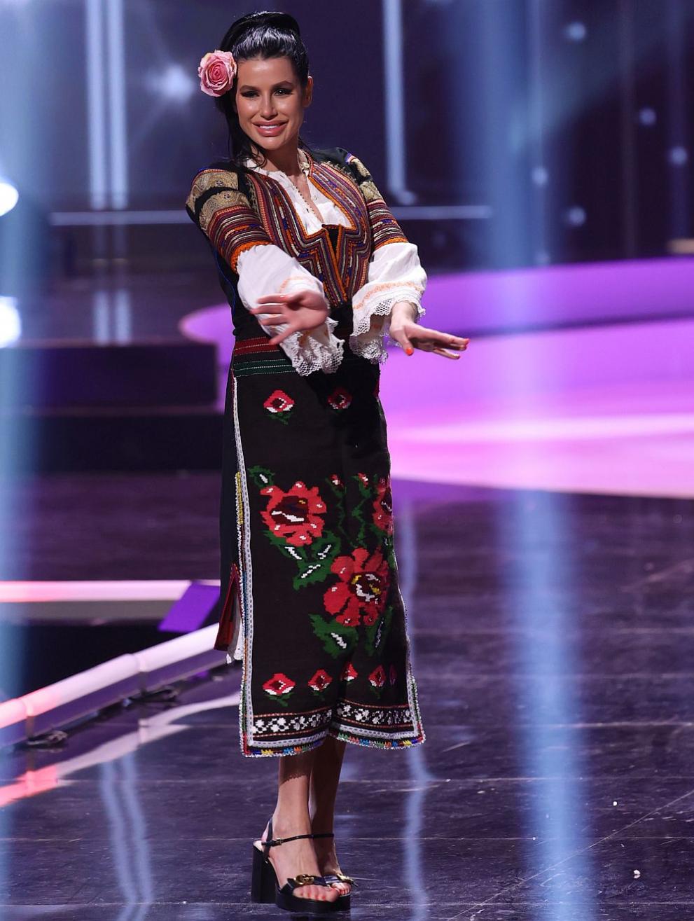 Мис България Радинела Чушева на конкурса Мис Вселена