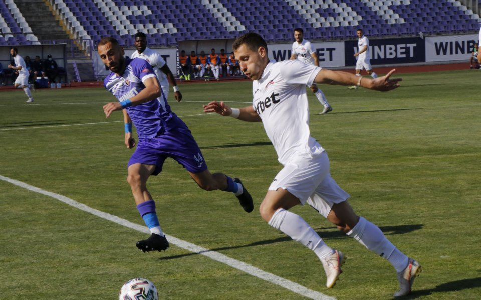 Два от кандидатите за влизане от Втора в efbet Лига