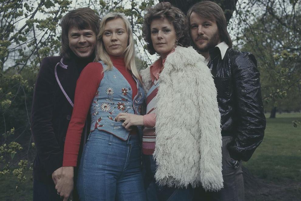 ABBA печелят Евровизия през 1974 година с песента „Waterloo“