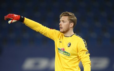 Нападателят Квон Чхан Хун и вратарят Флориан Мюлер ще напуснат