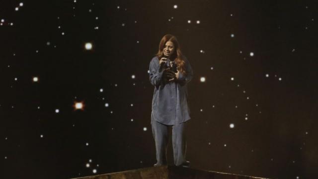 Виктория избра модерен тоалет за „Евровизия”, помислиха го за пижама (СНИМКИ)
