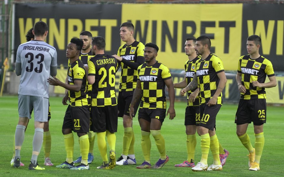 Отборът на Ботев Пловдив разби Царско село с