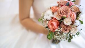 Младоженци минали под венчило през 2021 година спазиха обичая Къпанки