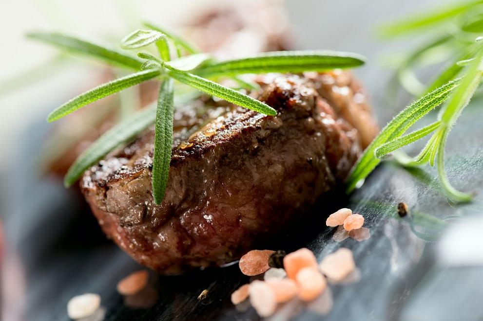 Според диетологът Михаил Гинсбургзадушеното с подправки месо е най-малко вредно